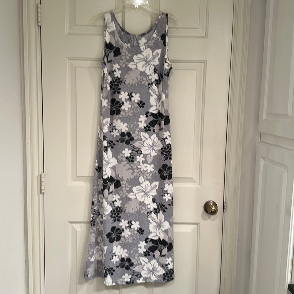 Full - Length Casual, Thin Dress. No side slits